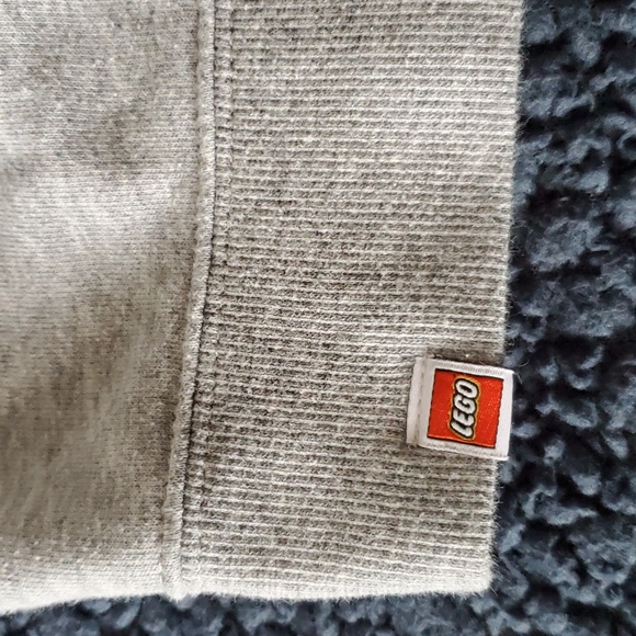 LEGO sweat shirt 4T - Picture 6 of 7